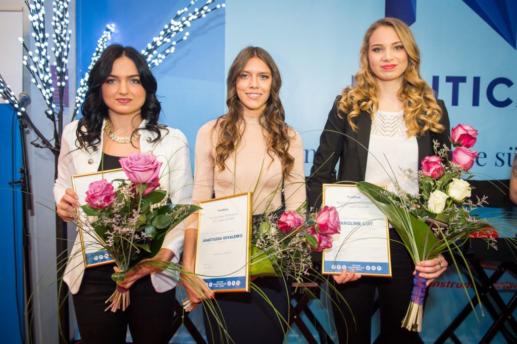 Vasakult: Liina Laasma, Anastassia Kovalenko, Karoliine Loit. Foto: Jake Farra/Tradehouse Ilukaubamaja