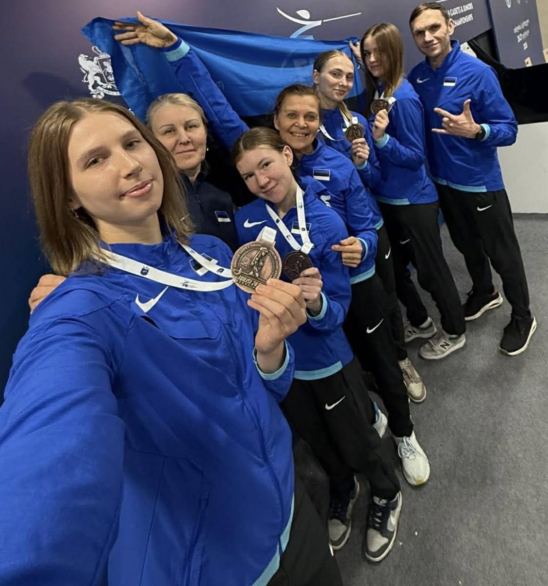 Neidude epeevõistkond pronksil!